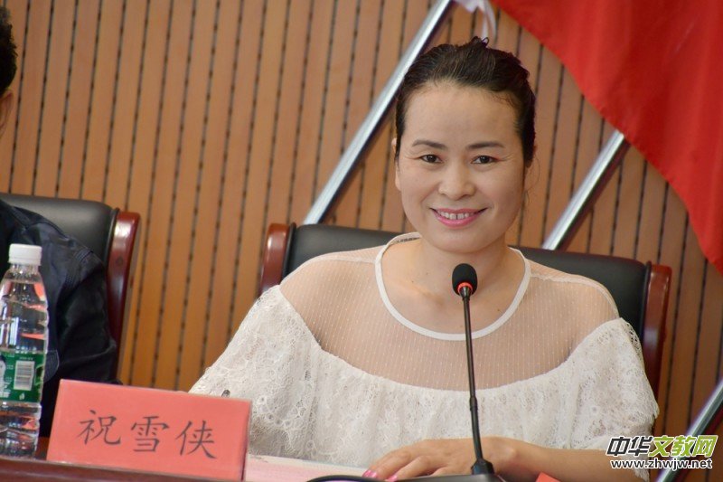 中國文藝名家“品讀大美贛鄱 放歌萬年石鎮(zhèn)”采風系列活動舉辦 中國文藝名家“品讀大美贛鄱 放歌萬年石鎮(zhèn)”采風系列活動舉辦