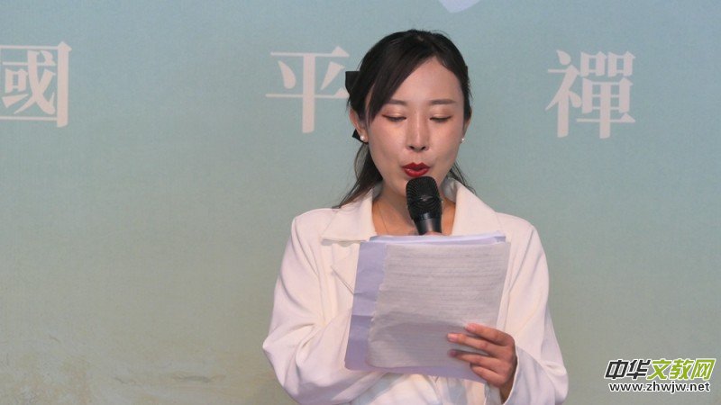 《蓮開(kāi)盛世》王國(guó)平禪境油畫(huà)展5月1日在中華世紀(jì)壇開(kāi)幕 《蓮開(kāi)盛世》王國(guó)平禪境油畫(huà)展5月1日在中華世紀(jì)壇開(kāi)幕