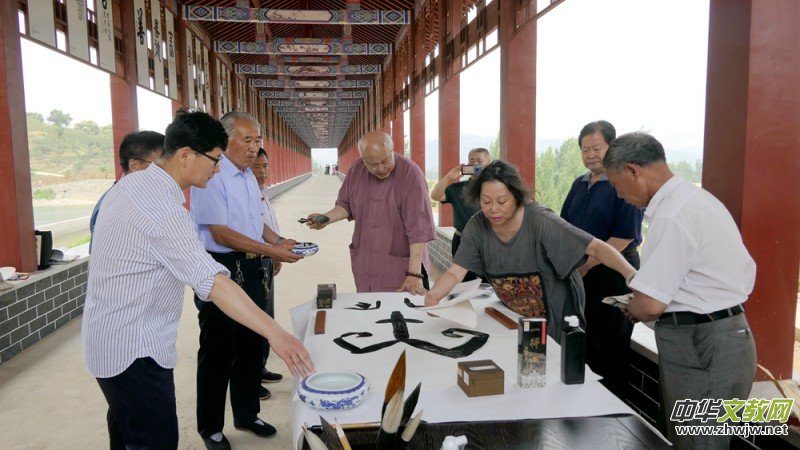 任家莊:小山村舉辦全球善文化書畫展 任家莊:小山村舉辦全球善文化書畫展