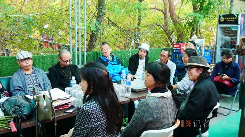 藍(lán)色老虎之聲:詩人藝術(shù)家紀(jì)念于貞志朗誦會(huì)在京舉辦 藍(lán)色老虎之聲:詩人藝術(shù)家紀(jì)念于貞志朗誦會(huì)在京舉辦