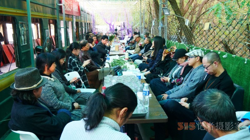 藍(lán)色老虎之聲:詩人藝術(shù)家紀(jì)念于貞志朗誦會(huì)在京舉辦 藍(lán)色老虎之聲:詩人藝術(shù)家紀(jì)念于貞志朗誦會(huì)在京舉辦