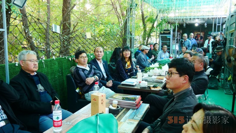 藍(lán)色老虎之聲:詩人藝術(shù)家紀(jì)念于貞志朗誦會(huì)在京舉辦 藍(lán)色老虎之聲:詩人藝術(shù)家紀(jì)念于貞志朗誦會(huì)在京舉辦