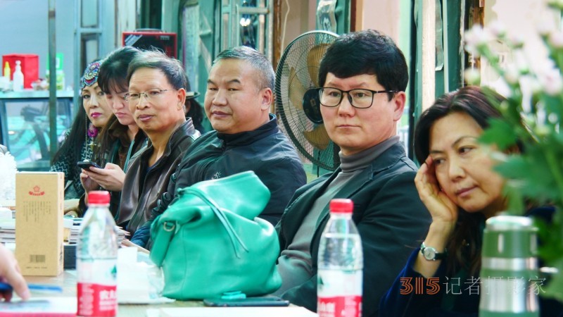藍(lán)色老虎之聲:詩人藝術(shù)家紀(jì)念于貞志朗誦會(huì)在京舉辦 藍(lán)色老虎之聲:詩人藝術(shù)家紀(jì)念于貞志朗誦會(huì)在京舉辦