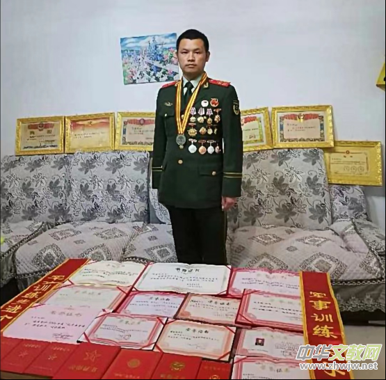 奉獻(xiàn)軍營終不悔 轉(zhuǎn)業(yè)回鄉(xiāng)立新功——記退役軍人陳召斌 奉獻(xiàn)軍營終不悔 轉(zhuǎn)業(yè)回鄉(xiāng)立新功——記退役軍人陳召斌