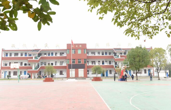 創(chuàng)建特色德育教育 構(gòu)建美麗和諧校園 創(chuàng)建特色德育教育 構(gòu)建美麗和諧校園