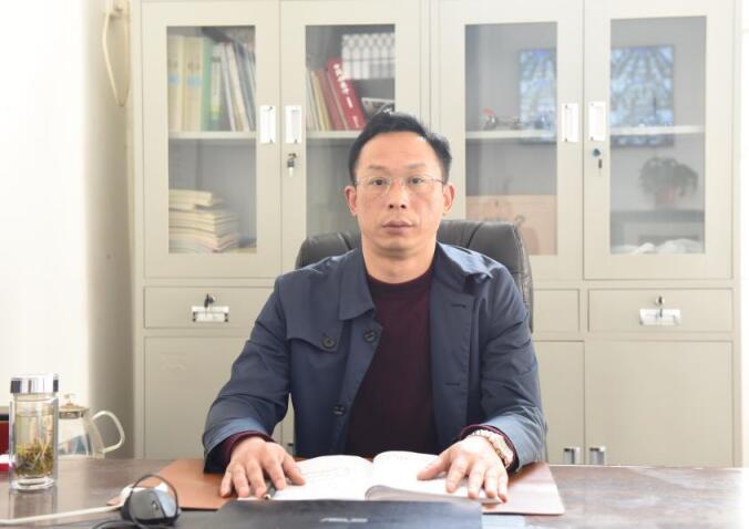 拓寬教育途徑 創(chuàng)建德育特色 拓寬教育途徑 創(chuàng)建德育特色