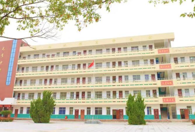 構建綠色德育模式 創(chuàng)設和諧育人環(huán)境 構建綠色德育模式 創(chuàng)設和諧育人環(huán)境