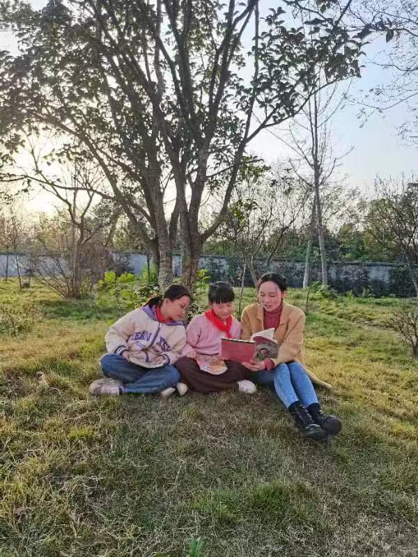 湖北鐘祥市賀集小學(xué):立足崗位辦惠民實(shí)事 湖北鐘祥市賀集小學(xué):立足崗位辦惠民實(shí)事