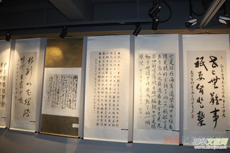 “緬懷領(lǐng)袖, 砥礪前進(jìn)”——紀(jì)念毛澤東同志誕辰130周年書(shū)法篆刻名家作品邀請(qǐng)展在上海中國(guó)書(shū)法院揭幕 “緬懷領(lǐng)袖, 砥礪前進(jìn)”——紀(jì)念毛澤東同志誕辰130周年書(shū)法篆刻名家作品邀請(qǐng)展在上海中國(guó)書(shū)法院揭幕