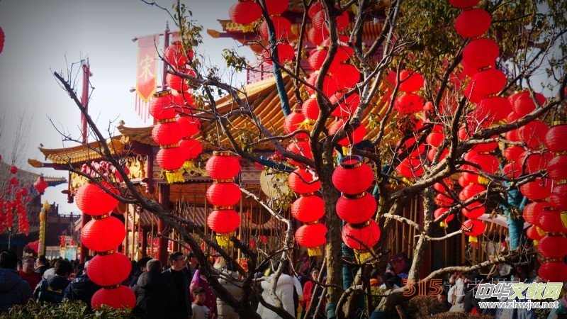 “辰龍鬧春”——紅紅火火的紅燈籠 “辰龍鬧春”——紅紅火火的紅燈籠