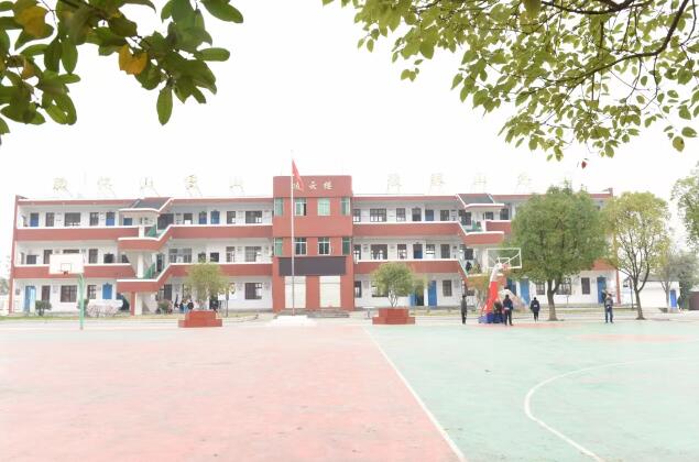創(chuàng)建特色德育教育 構(gòu)建平安和諧校園 創(chuàng)建特色德育教育 構(gòu)建平安和諧校園