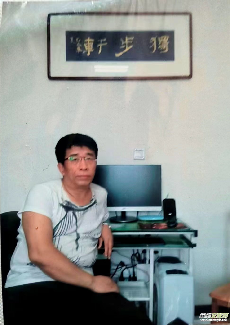 讓詩在每個平凡的日子里閃亮 ——讀遼寧青年詩人劉柯的詩歌隨感 讓詩在每個平凡的日子里閃亮 ——讀遼寧青年詩人劉柯的詩歌隨感
