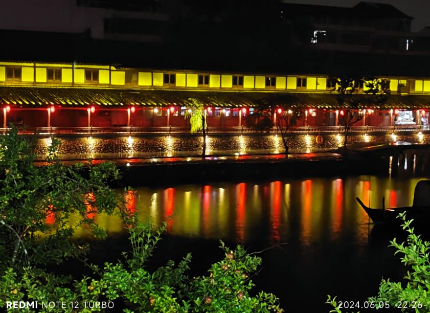 雨潤麗水街(外一首) 雨潤麗水街(外一首)