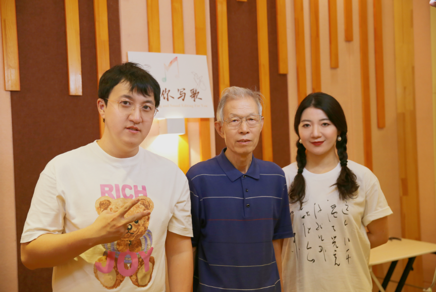 歡度佳節(jié)《朋友喝酒》上線發(fā)行 歡度佳節(jié)《朋友喝酒》上線發(fā)行