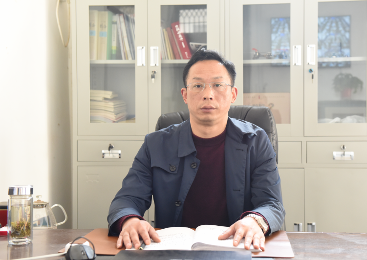 守教育初心 展學(xué)校未來(lái) 守教育初心 展學(xué)校未來(lái)