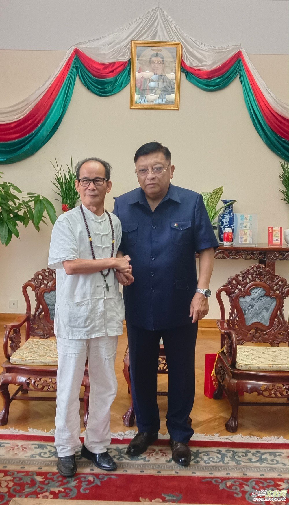 何波院長受邀出席馬達(dá)加斯加大使館中醫(yī)文化交流活動 何波院長受邀出席馬達(dá)加斯加大使館中醫(yī)文化交流活動